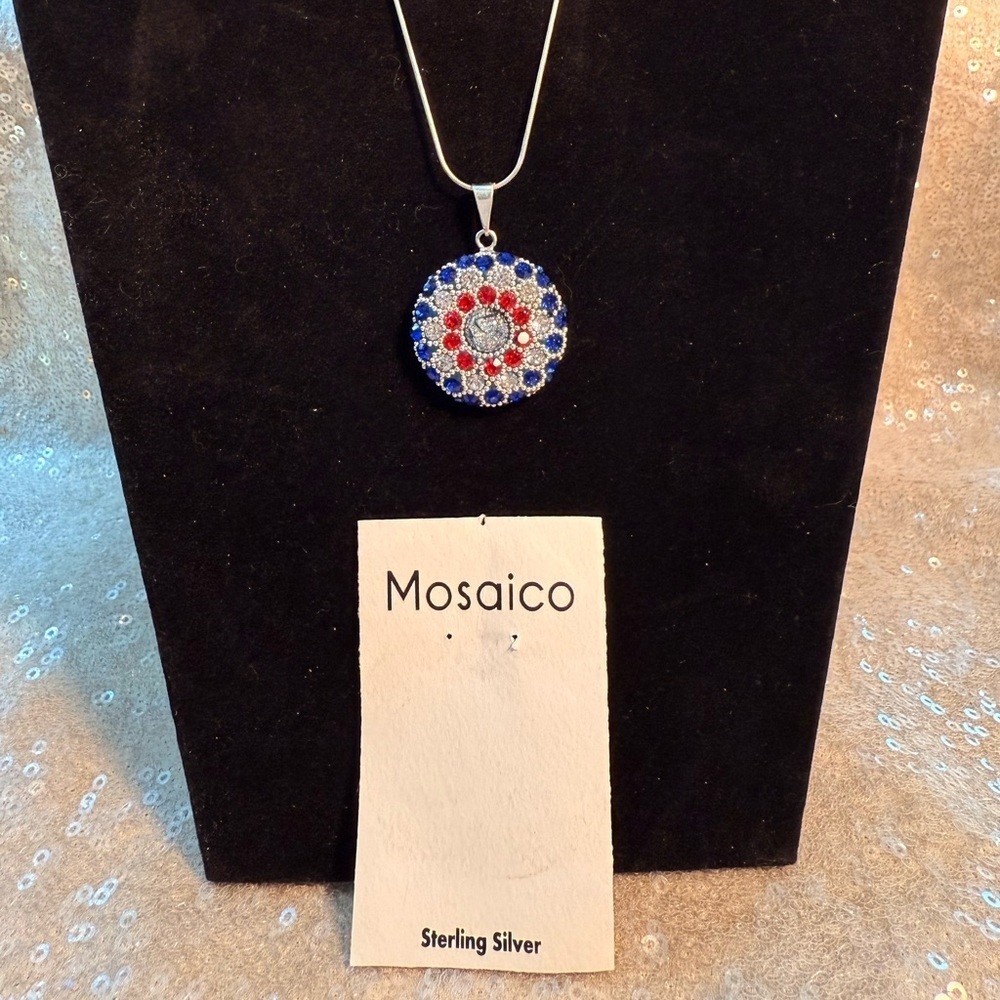 NWT Mosaico Austrian Crystal Patriotic pendant 💕💕 new line! 💕💕 Red/White/Blue - Picture 3 of 8